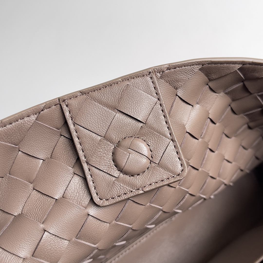 Bottega Veneta Shopping Bags